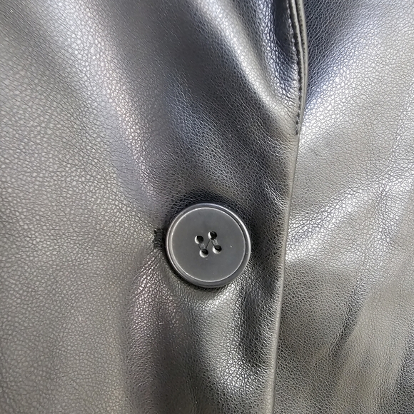 Vigoss Women's Black Faux Leather Open-Front Style Blazer, Size XL - Picture 7 of 12